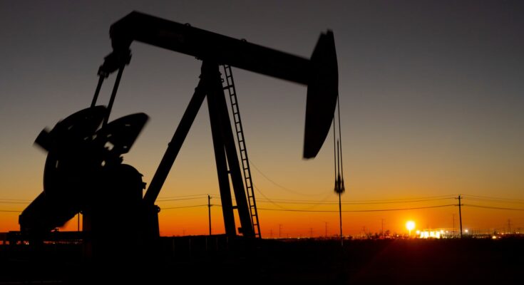 108043578 1728065354032 gettyimages 2175820149 TEXAS OIL QUbeJF